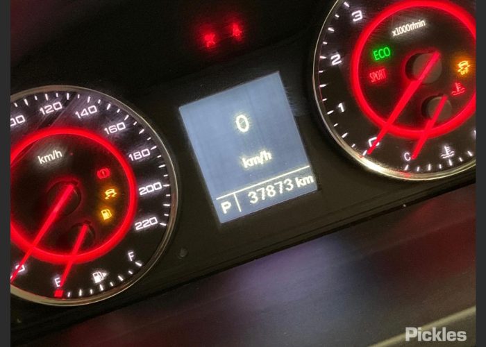 LDV 2020 Comfort Line rental Brisbane - dashboard gauges odometer, Shalaby Group